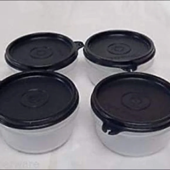 Tupperware 4pc Serving Set. - Picture 4 of 4